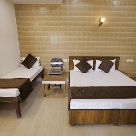 Basil Inn Home Stay Walking Distance From Taj Mahal Agra 아그라 외부 사진