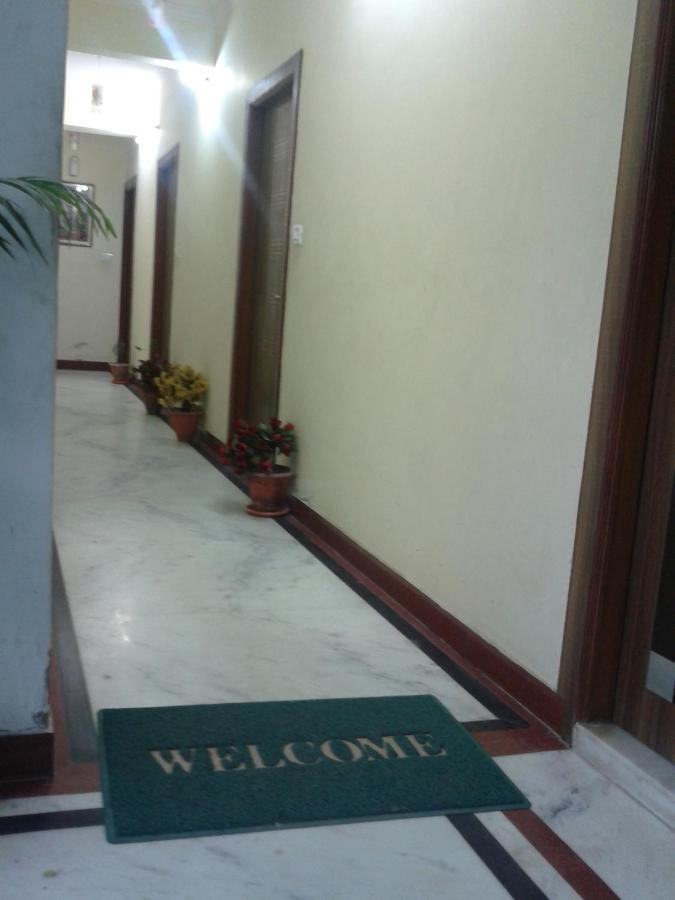 Basil Inn Home Stay Walking Distance From Taj Mahal Agra 아그라 외부 사진