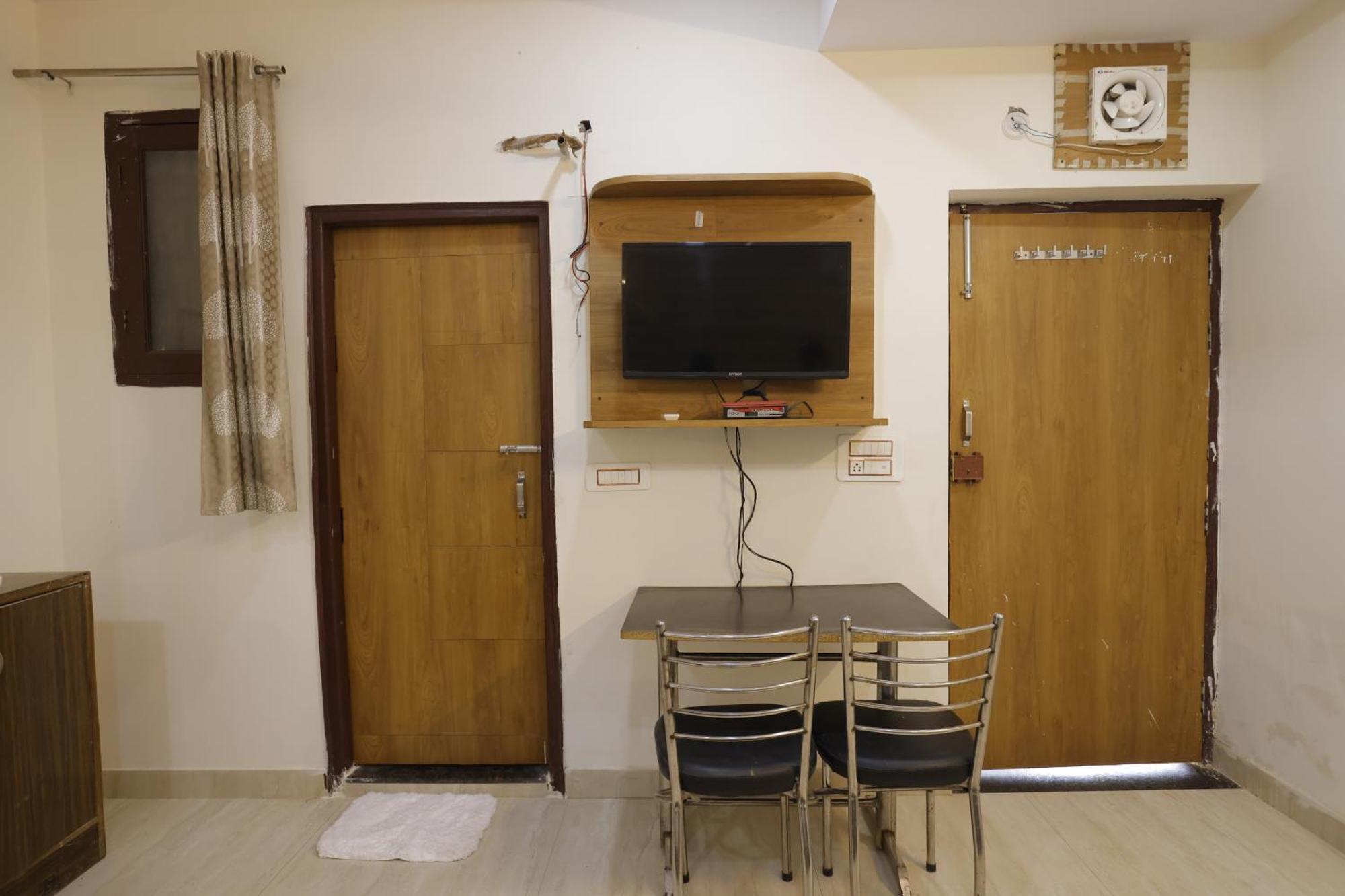 Basil Inn Home Stay Walking Distance From Taj Mahal Agra 아그라 외부 사진